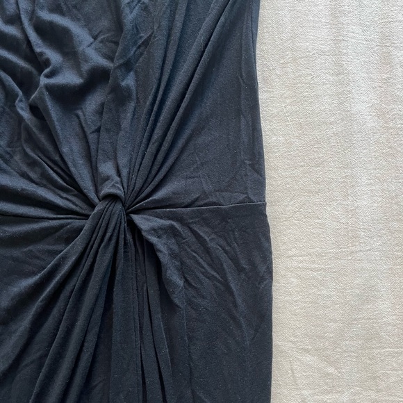 Silence + Noise Side Knot T-Shirt Dress in black (size S) - Picture 4 of 7